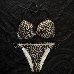 Victoria’s Secret bikini